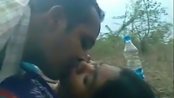 Desi Babe Enjoys Outdoor Sex In The Wild