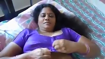 South Indian Mature Housewife Muskan Rani'S Sensual Encounter