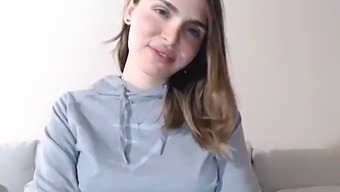 Stunning Transgender Woman With Plump Lips - Aryll'S Sensual Encounter