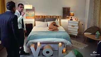 Hanki Pov-Näkymä Espanjalaiseen Kolmen Kimppaan Rintamaisen Äitipuoli Christina Shinen Kanssa