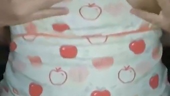 Filipínská Milfka Si Užívá S Těsnou Kundičkou