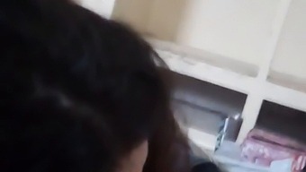 Wanita Latina Yang Cantik Dan Berisi Benci Memberikan Blowjob Tetapi Memerlukan Wang Untuk Memperbaiki Dirinya