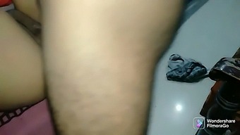 Pizza Delivery Guy Gets Lucky With Indian Girl At Home