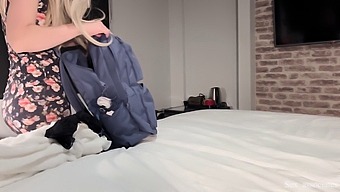 Một Phòng Khách Sạn Được Chia Sẻ Bởi Mẹ Kế Và Con Trai Kế Trong Một Cuộc Gặp Gỡ Cấm Kỵ
