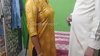 An Indian Womanizer Seduces An Indian Housewife With Free Tailoring Services