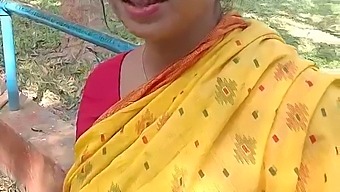 Desi Housewife Shari Bhabhi'S Hot And Sexy Bangladeshi Porn Story
