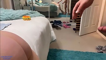 Křivá Hospodyňka Tabithaxxx Si Užívá Dvojitou Penetraci V Domácím Videu